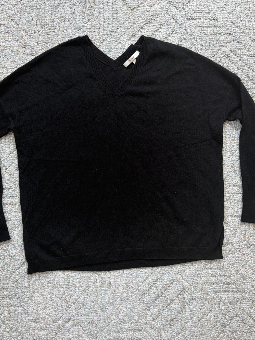 Lark & Ro Cashmere Black v-neck/back Sweater Medium